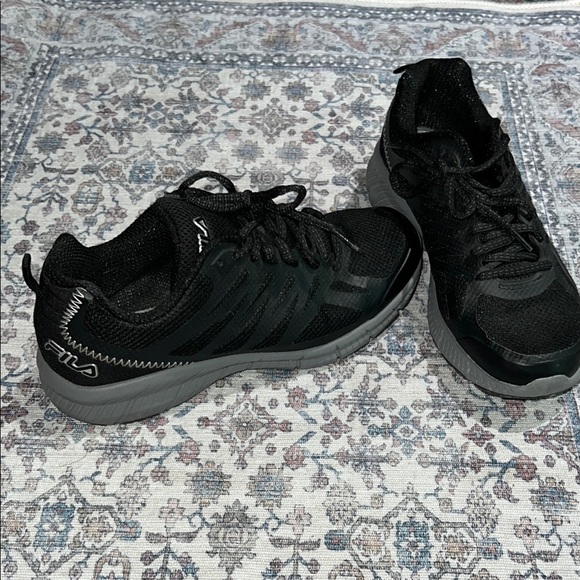 Fila Shoes - Fila Black and Gray Athletic Shoes Streamlined Design